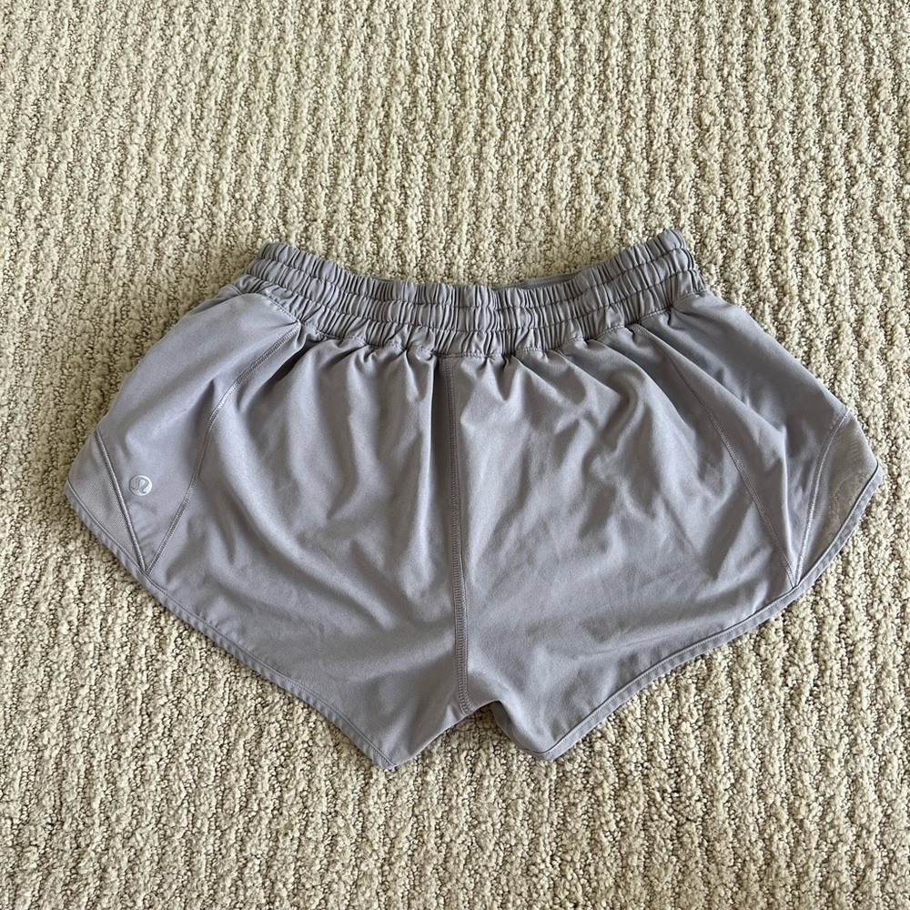 Lululemon hotty hot shorts 2.5”